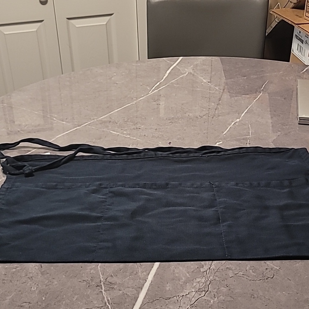 Server apron 3 departments in the front